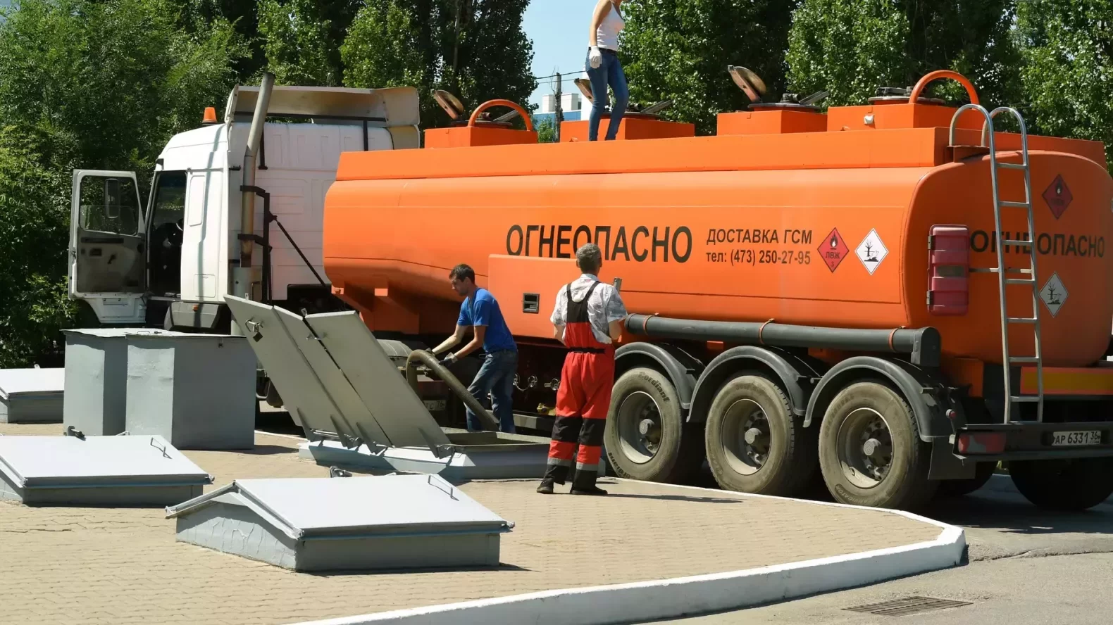 Масимальная цена бензина АИ-92 не должна превышать 205 тенге за литр 