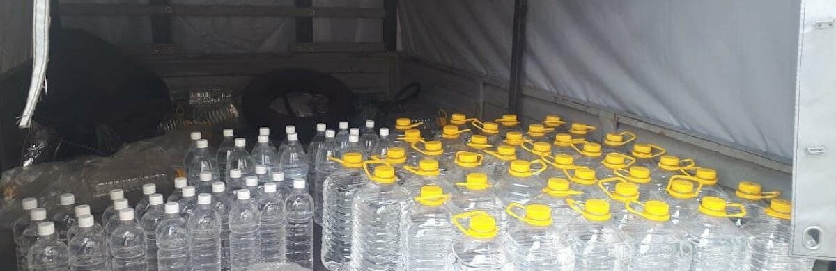 Полицейские изъяли больше 200 литров спиртосодержащей жидкости